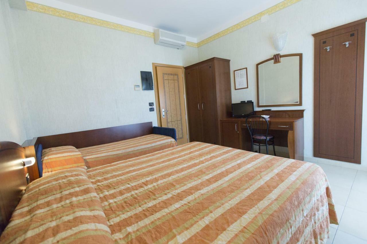 Hotel Rex Rimini Exterior photo